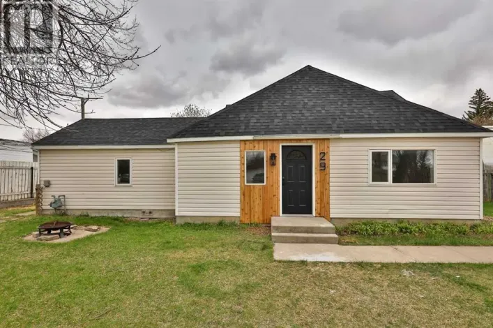 29 W 1 Avenue  N, Magrath