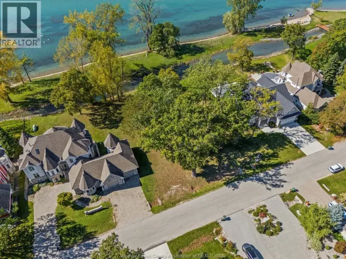 290 CRYSTAL BAY DRIVE, Amherstburg