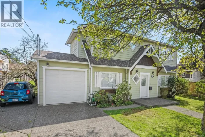 2901 Harriet Rd, Victoria