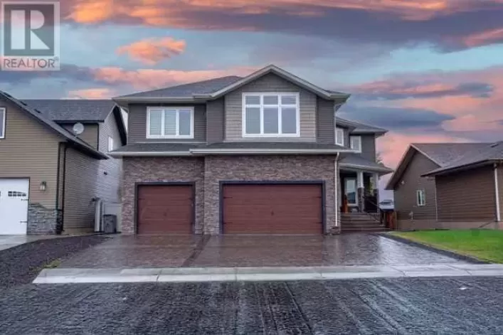 2902 10 Avenue, Wainwright