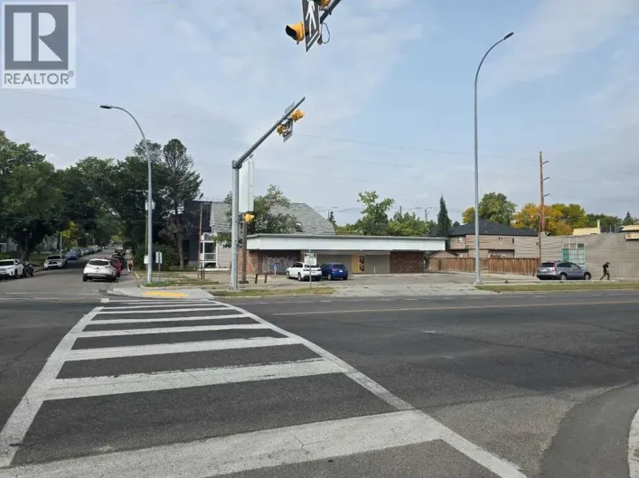 2903 Centre Street NW, Calgary