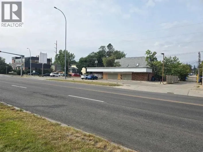 2903 Centre Street NW, Calgary