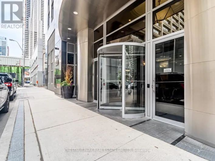 2905 - 35 BALMUTO STREET, Toronto