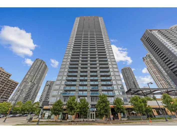 Apartment for sale: 2910 13615 FRASER HIGHWAY, Surrey