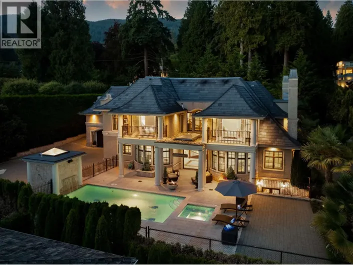 2912 MATHERS AVENUE, West Vancouver