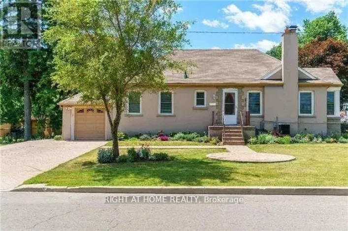 2913 KINGSTON ROAD, Toronto