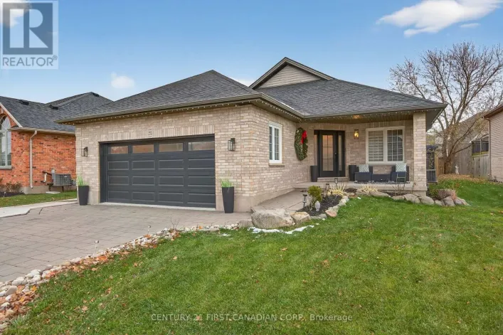 292 THORN DRIVE, Strathroy-Caradoc