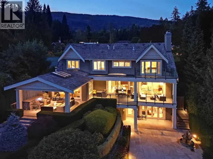 2920 MATHERS AVENUE, West Vancouver