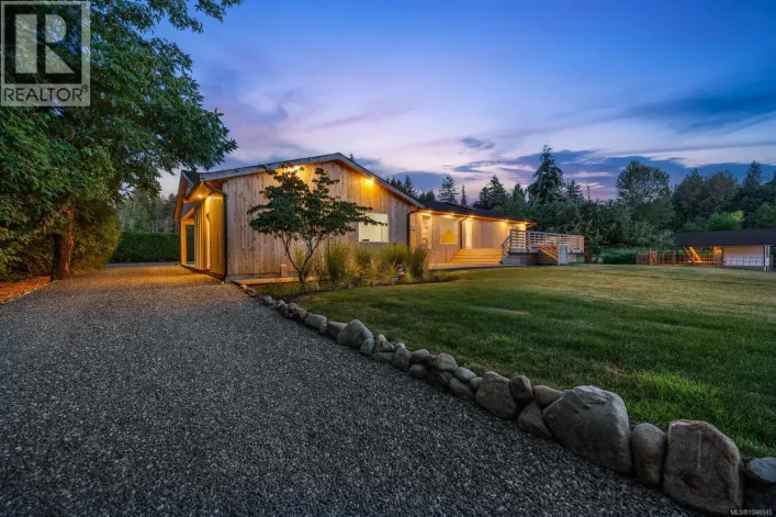 2925 Baird Rd, Courtenay