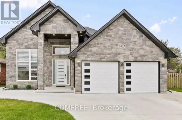 2927 CLEMENCEAU BOULEVARD, Windsor