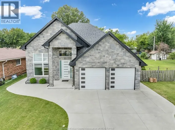 2927 CLEMENCEAU BOULEVARD, Windsor