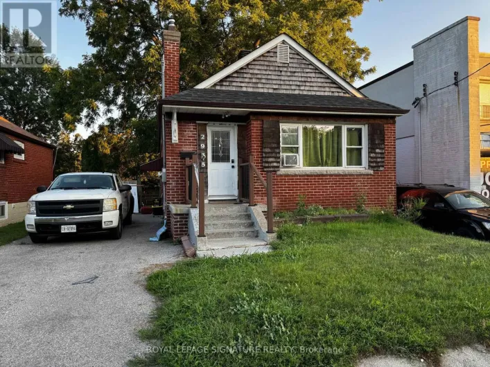 House for rent: 2935 ST CLAIR AVENUE E, Toronto