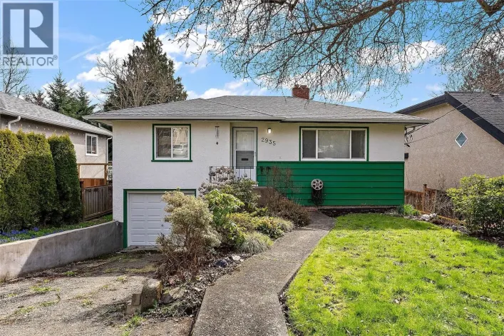 2935 Wascana St, Saanich