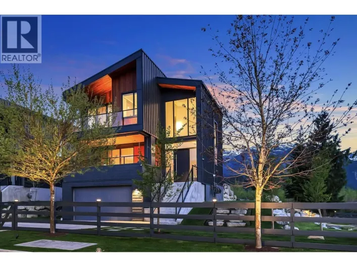 2938 HUCKLEBERRY DRIVE, Squamish