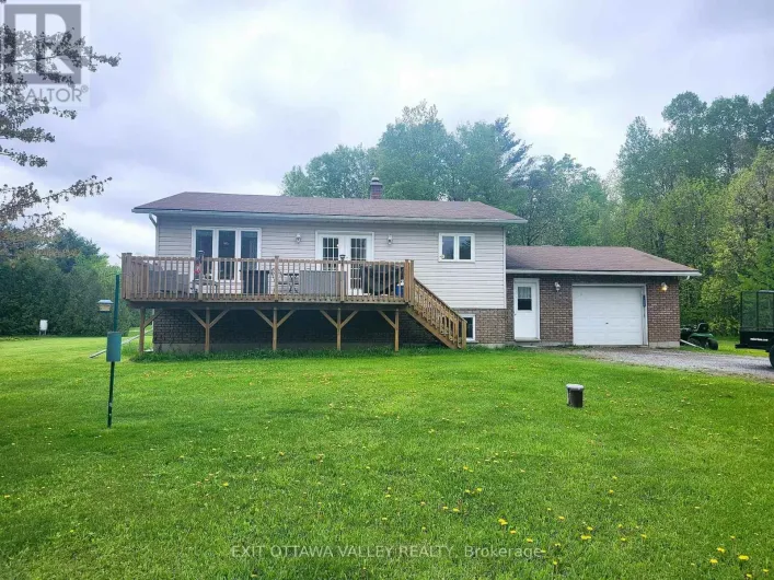 2943 B LINE ROAD, Laurentian Valley