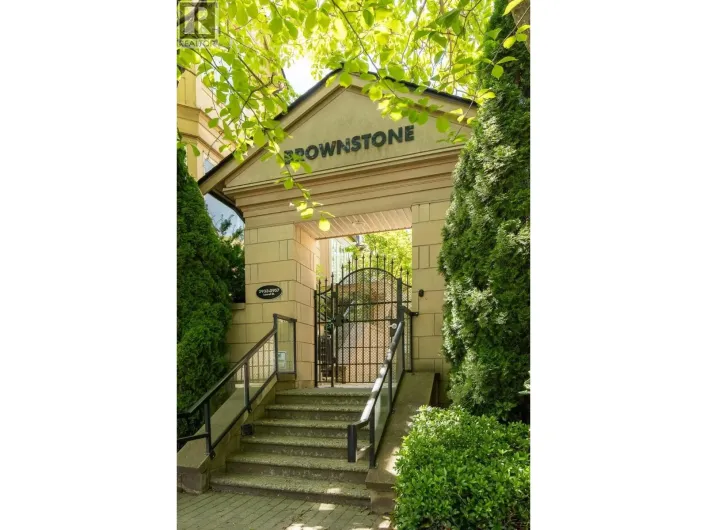 2943 LAUREL STREET, Vancouver