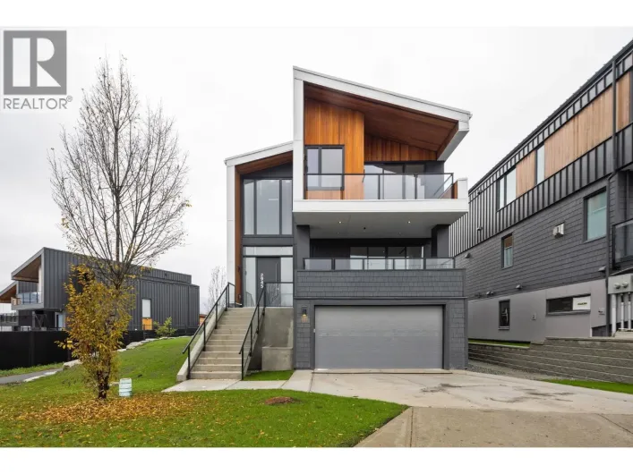 2945 SNOWBERRY PLACE, Squamish