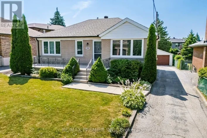 295 FALSTAFF AVENUE, Toronto