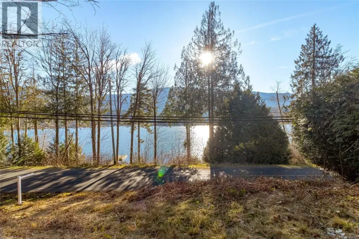 295 North Shore Rd W, Lake Cowichan