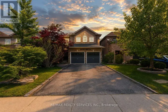 295 QUEEN MARY DRIVE, Brampton