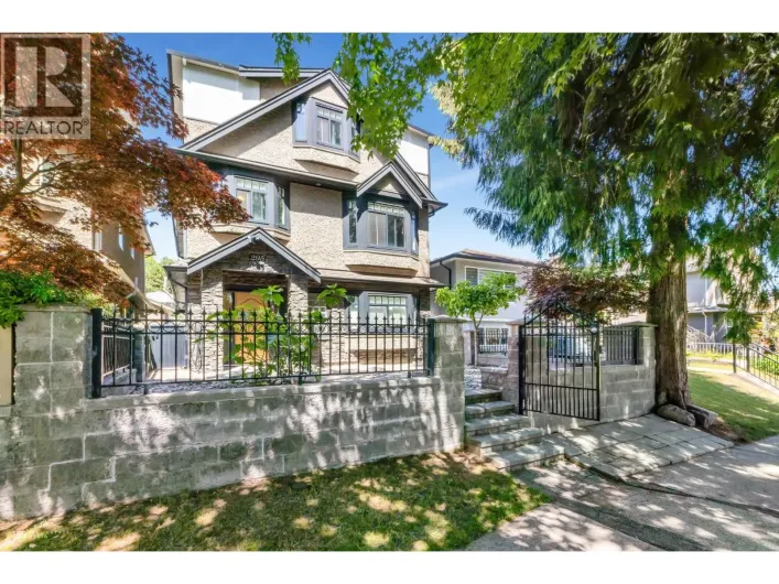 295 W 63RD AVENUE, Vancouver