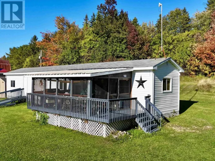 2952 Hwy 395, East Lake Ainslie