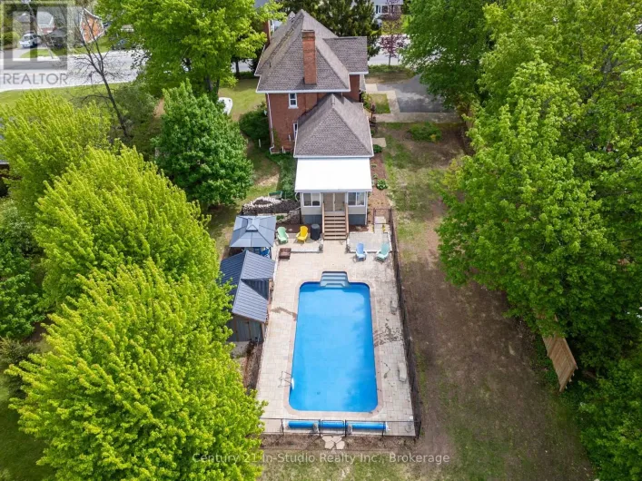 296 GARAFRAXA ST STREET, Chatsworth