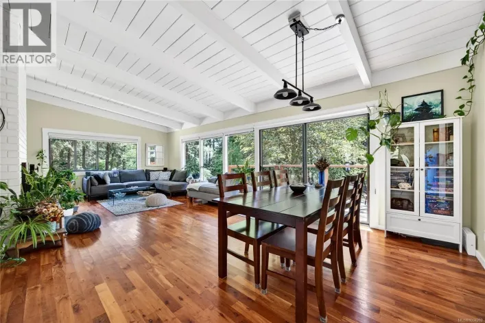296 Woodland Dr, Salt Spring