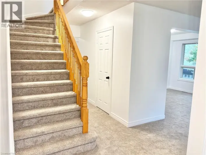 297 E MAIN Street Unit# D, Grimsby