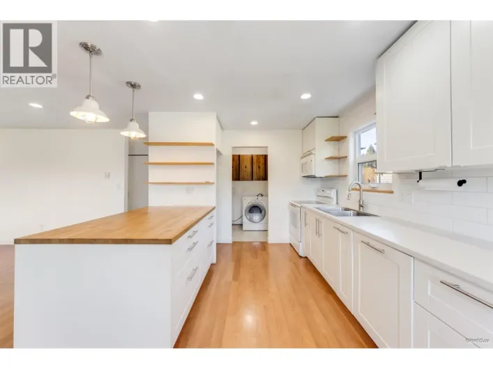2974 FLEMING AVENUE, Coquitlam
