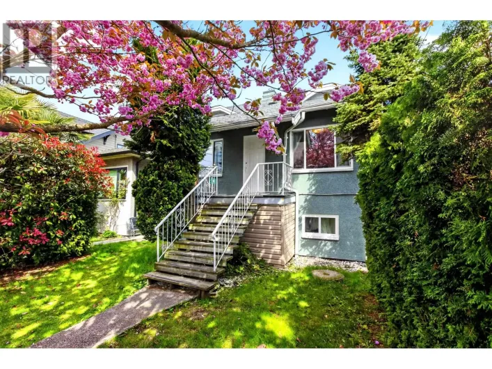 2975 W 8TH AVENUE, Vancouver