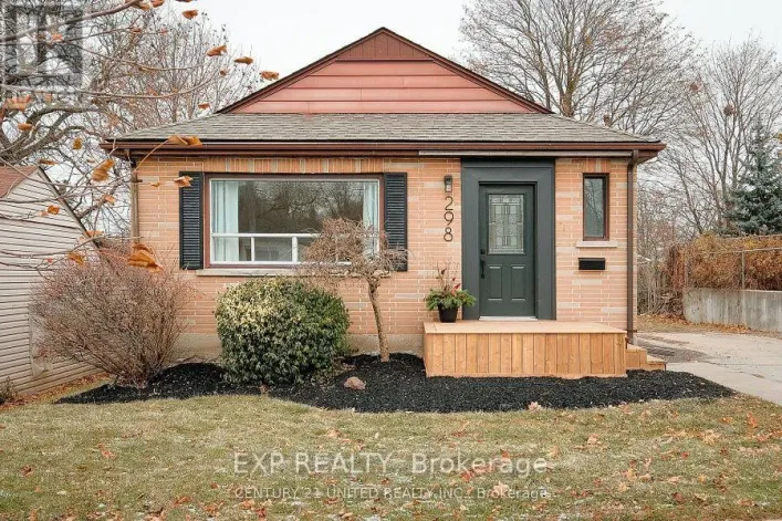 298 SWANSTON AVENUE, Peterborough