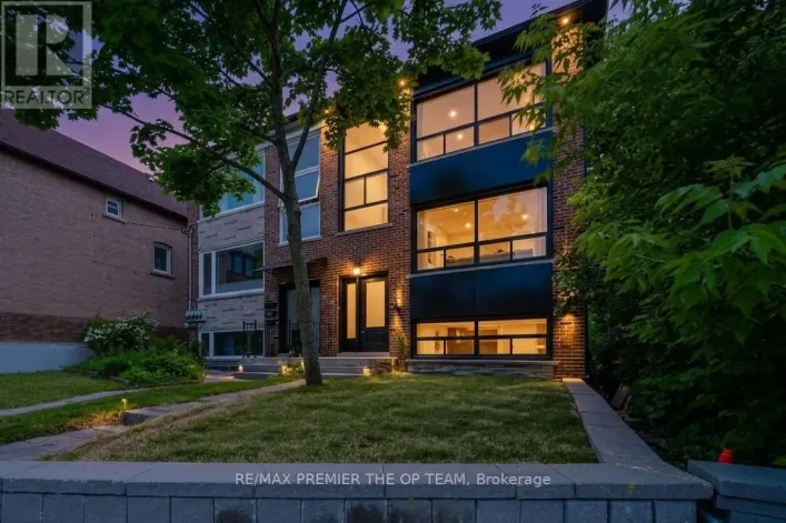 299 QUEBEC AVENUE, Toronto