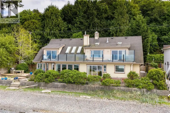 2995 Island Hwy W, Qualicum Beach