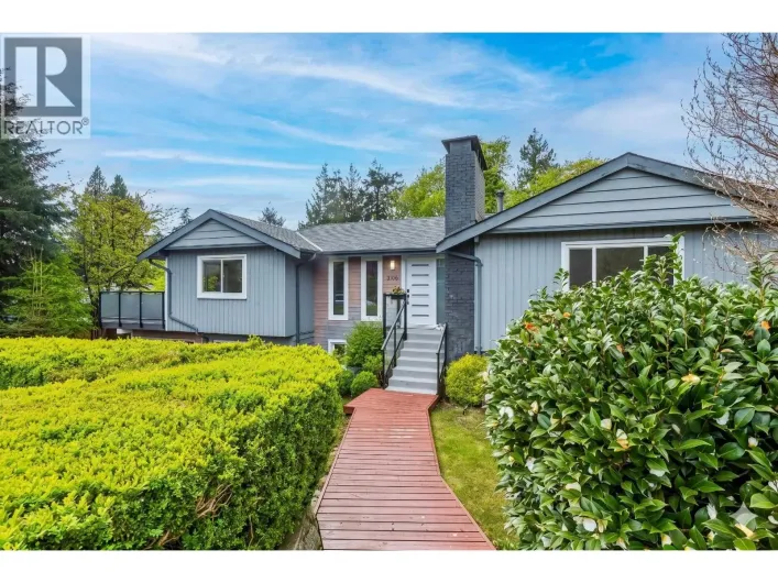 2999 LARSON ROAD, North Vancouver
