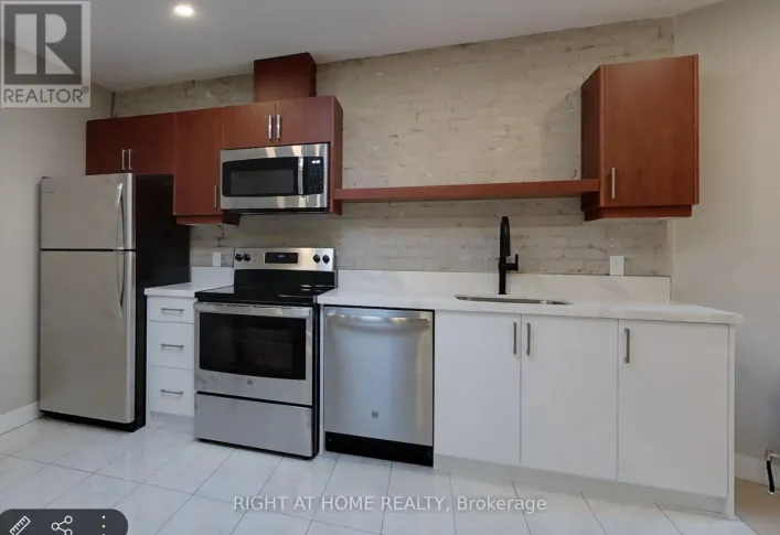 2A - 1022 BLOOR STREET W, Toronto