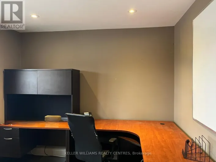 2A - 117 WELLINGTON STREET E, Aurora