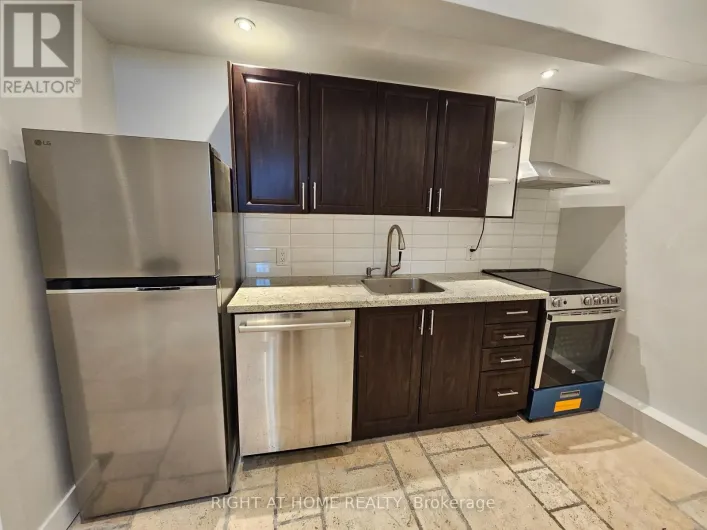 2F - 550 YONGE STREET, Toronto