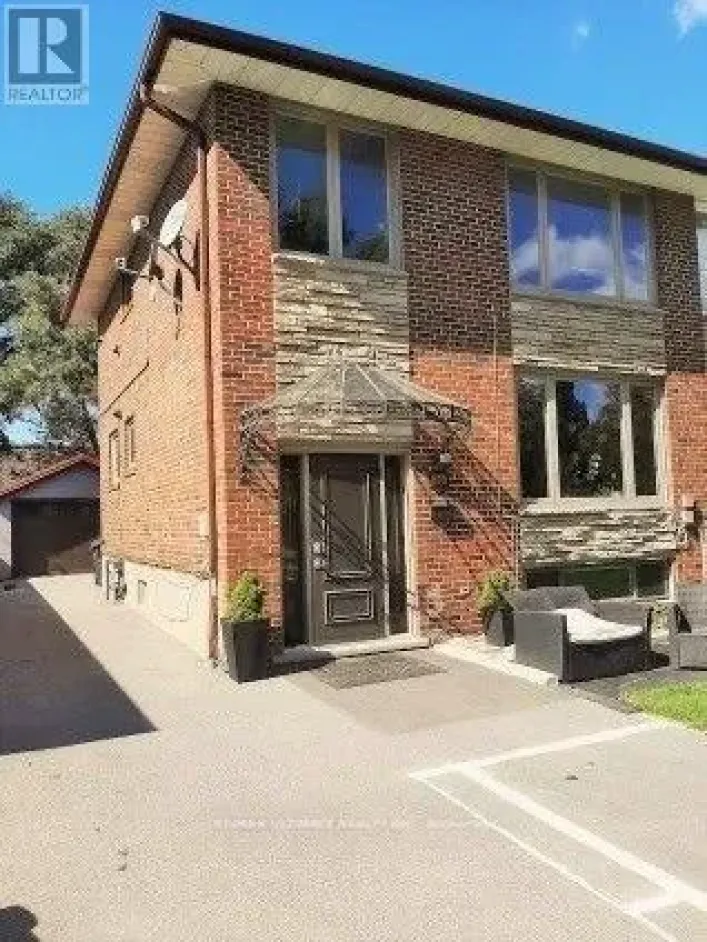 2ND - 38 WATERBURY DRIVE, Toronto