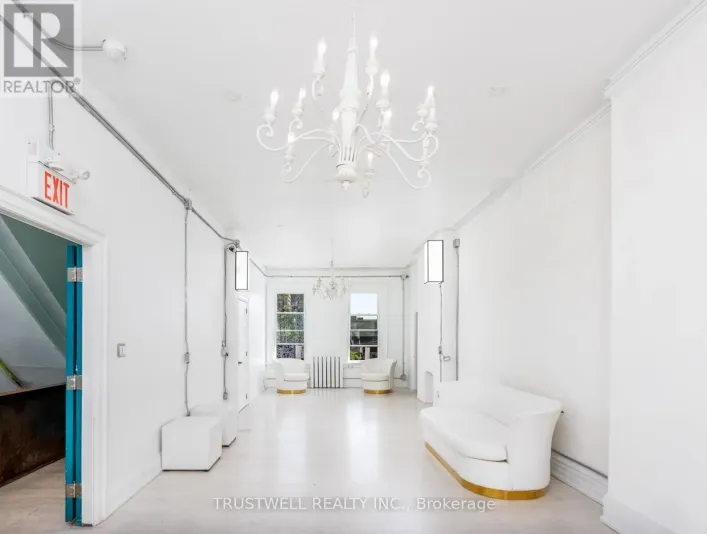 2ND FLOOR - 434 COLLEGE STREET, Toronto