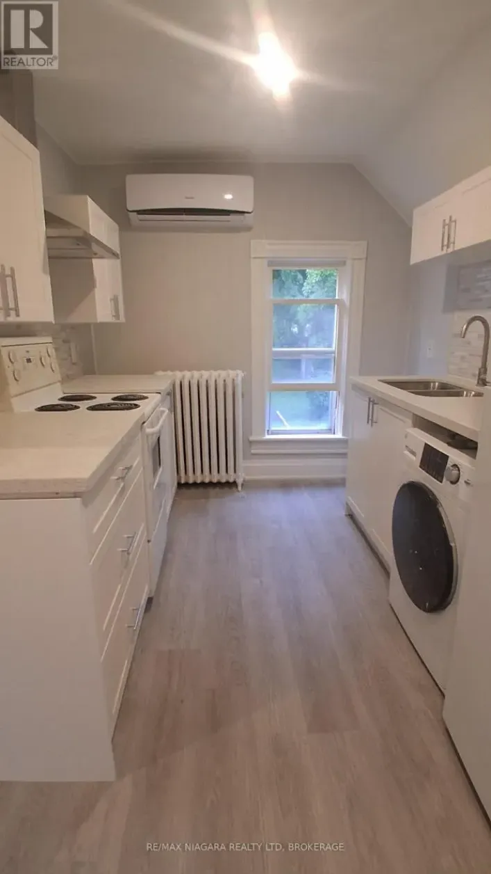 2ND FLOOR - 6083 BARKER STREET, Niagara Falls