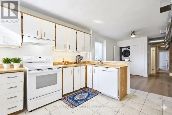 2ND FLOOR - 927 KINGSTON ROAD, Toronto