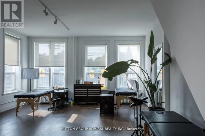 2ND FLR - 652 QUEEN STREET W, Toronto