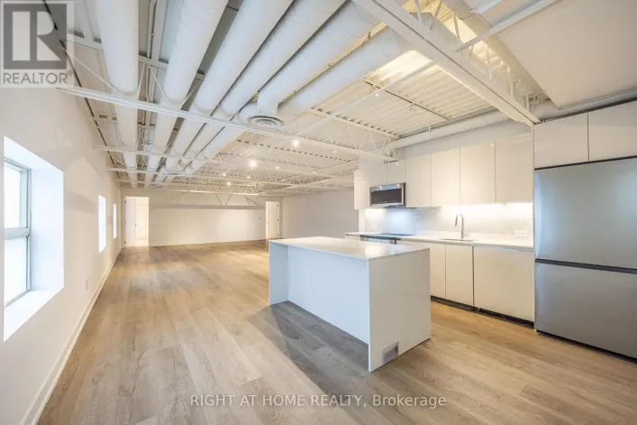 2R-2ND FLOOR REAR - 550 COLLEGE STREET, Toronto