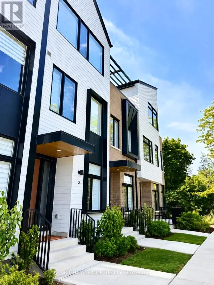 Row / Townhouse for rent: 3 - 10 LOU PARSONS WAY, Mississauga