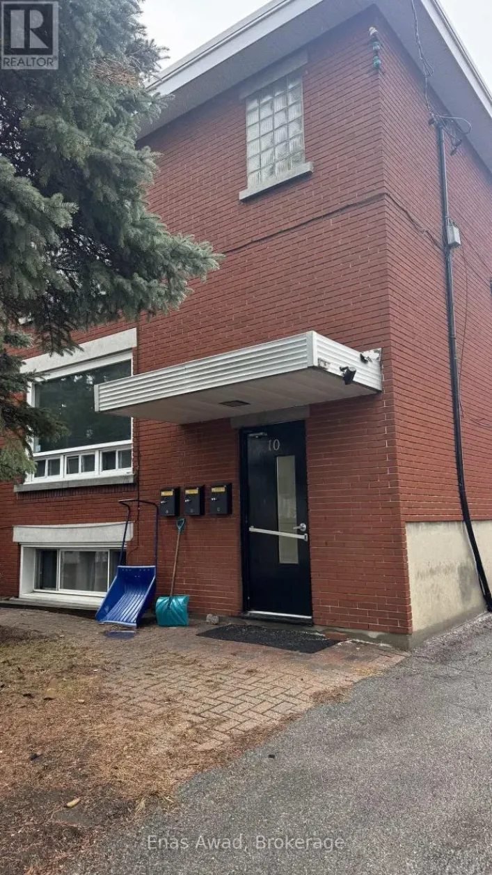 3 - 10 WEST PRESLAND ROAD, Ottawa