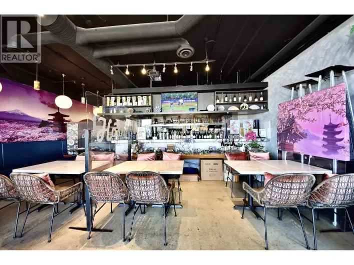 3 1010 BEACH AVENUE, Vancouver
