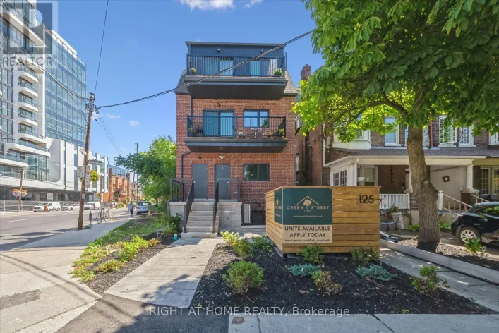 3 - 125 KENDAL AVE AVENUE, Toronto