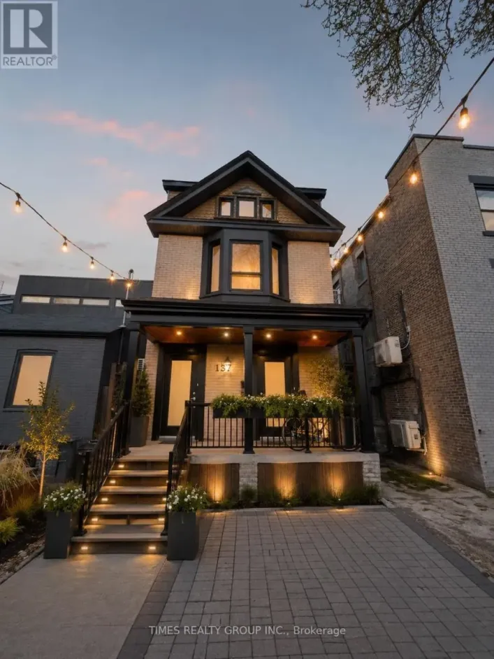 3 - 137 CURZON STREET, Toronto