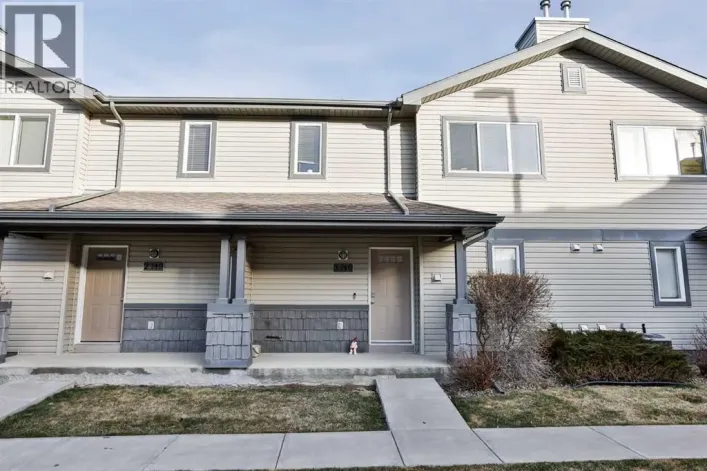 3, 149 Silkstone Road W, Lethbridge